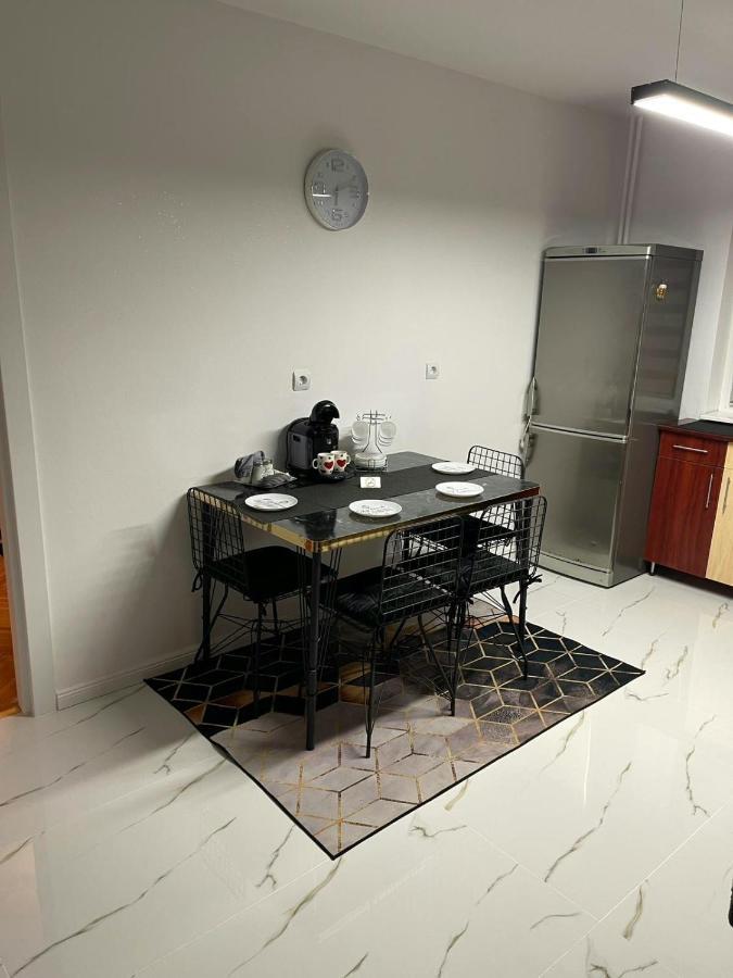 Carla'S Apartament Apartment ออราแด ภายนอก รูปภาพ