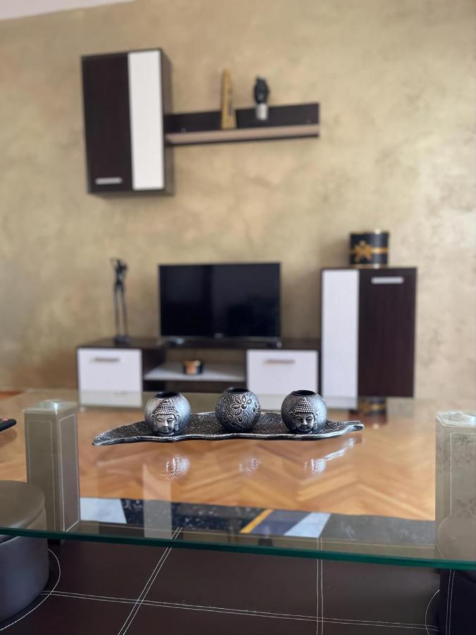 Carla'S Apartament Apartment ออราแด ภายนอก รูปภาพ