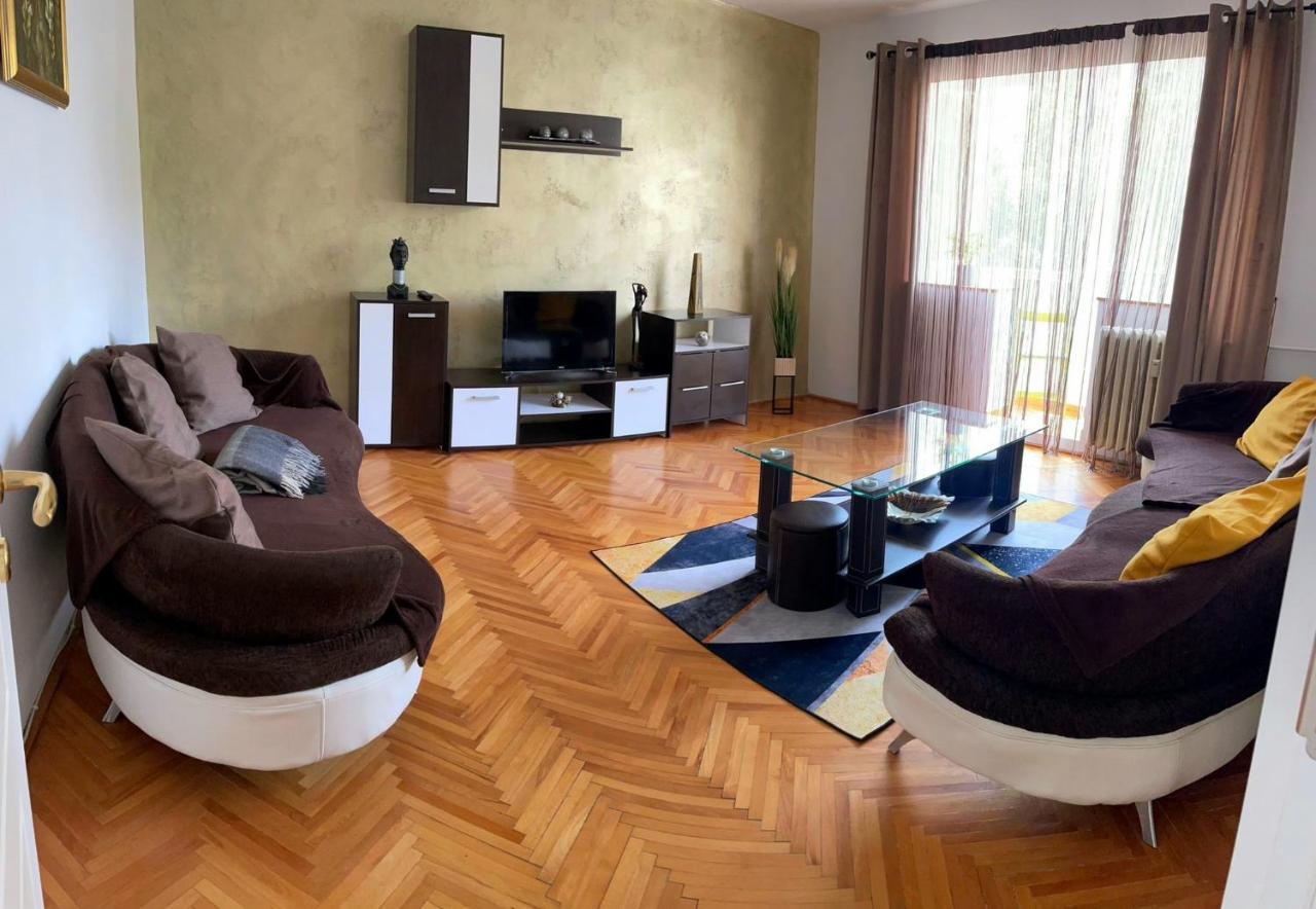 Carla'S Apartament Apartment ออราแด ภายนอก รูปภาพ